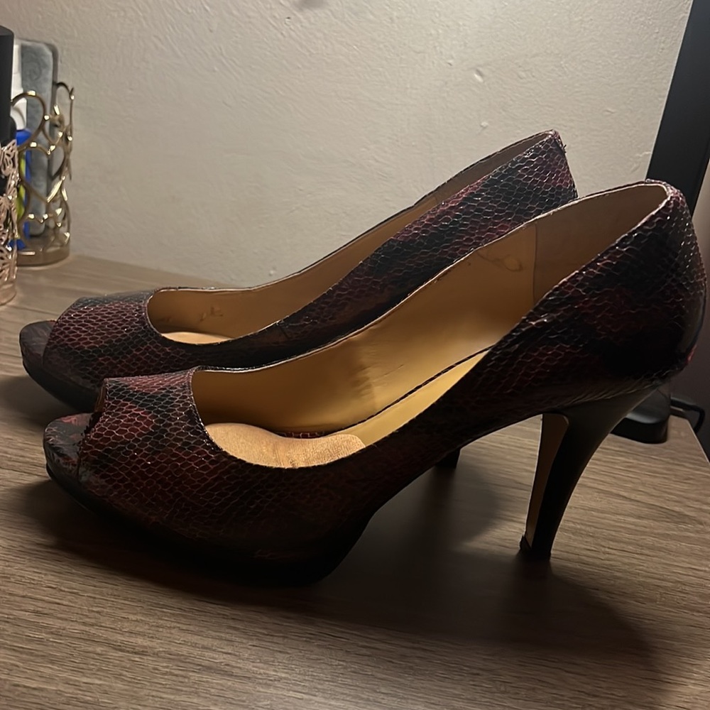 NINE WEST - Picture 3 of 8